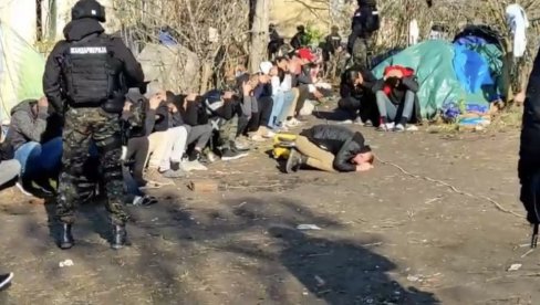 VELIKA AKCIJA POLICIJE NA HORGOŠU: Srpski specijalci hapse naoružane migrante