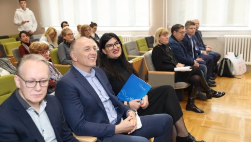 UNAPREĐUJU NASTAVU I RAZMENJUJU STUDENTE: U Gimnaziji „Isidora Sekulić“ u Novom Sadu održava se Forum o ruskom jeziku