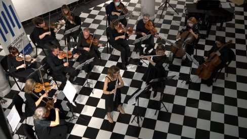 ПОКЛОН ЛЕСКОВЦУ - 20 ДАНА ЗА 20 ГОДИНА: Камерни оркестар „Аморозо“ обележава две деценије рада