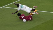 ELIMINACIJA DOMAĆINA U SENCI SKANDALOZNOG SUĐENJA: Katar i Senegal odigrali meč koji je obeležila arbitarska bruka!