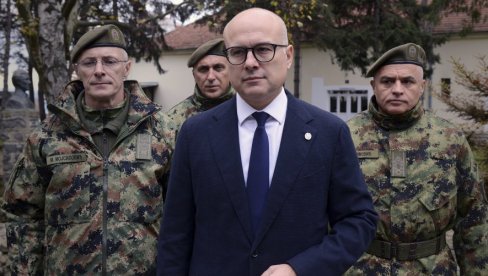 SRBIJA SPREMNA DA POŠALJE VOJNIKE Ministar odbrane o atmosferi na KiM - šta su naredni potezi