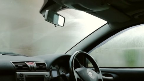 КАЗНЕ СУ АСТРОНОМСКЕ: Ово су ствари које никако не смете да имате у аутомобилу