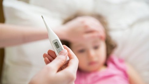 VISOKA TEMPERATURA I OSIP: Koliko traju i kako delovati na simptome američkog virusa koji hara među decom?