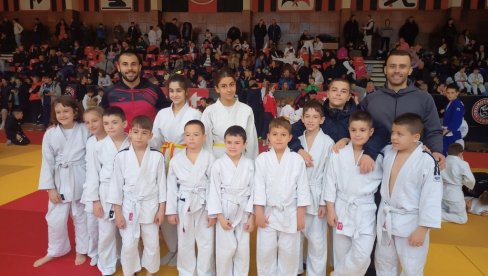 OKITILI SE SA 9 MEDALJA: Pirotski mališani džudo kluba Ipon010, na međunarodnom turniru u Bugarskoj