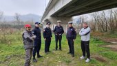 „PITAO SAM JE ZAŠTO TO RADIŠ“ Mladić i policajci spasili devojku iz hladne reke Bosne