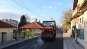 ASFALT ZA “GROBLJANSKU“ ULICU U PARAĆINU: Novi kolovoz i trotoari za važnu saobraćajnicu