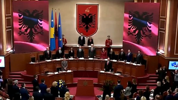 ОПАСАН ПЛАН ИЗА КУРТИЈЕВЕ ЖУРБЕ: Косово у УН, па спајање са Албанијом