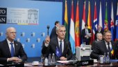 НАТО СЕ ГРУПИШЕ ОД БАЛТИКА СВЕ ДО ЦРНОГ МОРА: У Букурешту почео дводневни састанак шефова дипломатије земаља НАТО