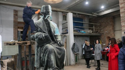 ZABLISTAĆE VUK DO KRAJA GODINE: Na istom mestu gde je obnovljen Pobednik, u toku je restauracija spomenika srpskom reformatoru (FOTO)
