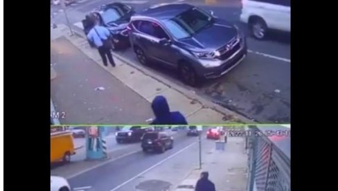 UZNEMIRUJUĆI VIDEO: Nepoznati napadač policajcu puca direktno u predelu glave nasred ulice - šokantan prizor iz Filadelfije