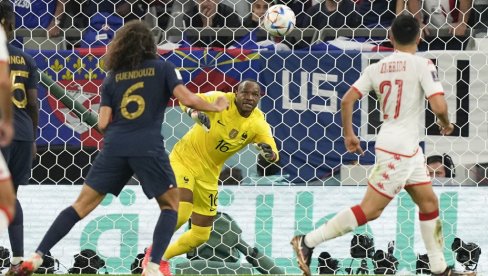 КРАЈ ВЕЛИКЕ КАРИЈЕРЕ: Стив Манданда отишао у пензију!