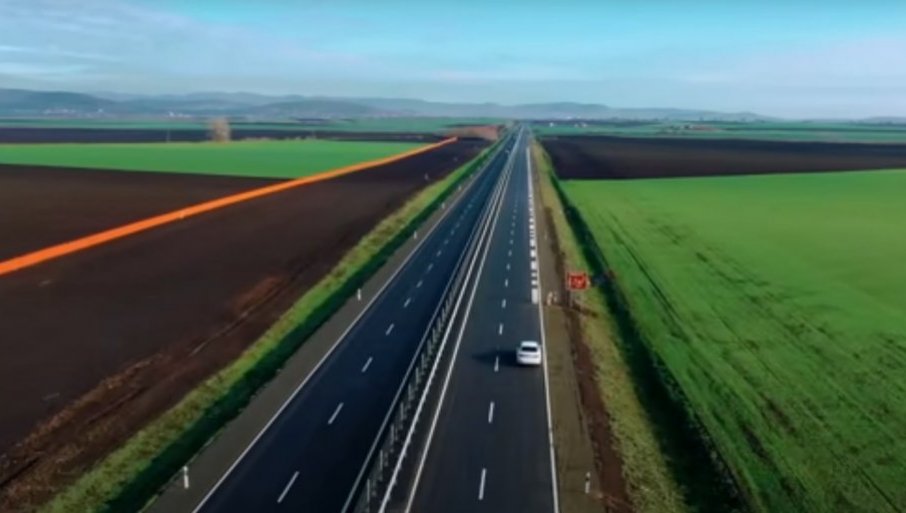 Slika broj 1521370. AUTO-PUT KOJI SVIRA: U srpskom komšiluku otvorena nova saobraćjnica melodija može da se čuje samo ako se vozi 80 na sat (VIDEO)