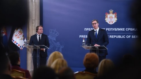 VUČIĆ DANAS SA VARHELJIJEM: Predsednik će ugostiti komesara EU za susedsku politiku i proširenje