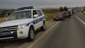 MUP PREDVODI KOLONU U PIROTU: Policija regulišu saobraćaj kako bi se izbegle gužve
