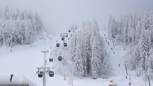 OLIMPIJSKA LEPOTICA VEĆ PUNA GOSTIJU: Zimska sezona na Jahorini počela uz sneg, Mariju Šerifović i Željka Joksimovića