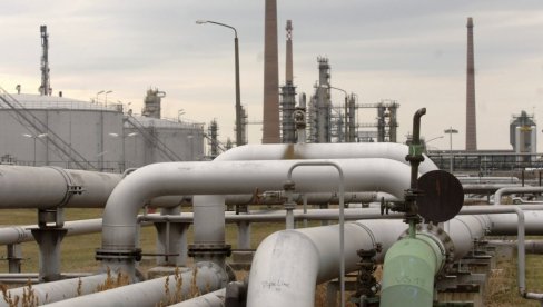 БЛУМБЕРГ: Три земље ЕУ тражиле додатно смањење цена руске нафте