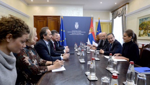 ДАЧИЋ РАЗГОВАРАО СА ЛАЈЧАКОМ: Србија је конструктиван партнер у дијалогу