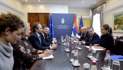 DAČIĆ RAZGOVARAO SA LAJČAKOM: Srbija je konstruktivan partner u dijalogu