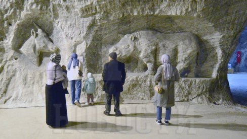 СО КОПАЈУ ВЕЋ 5.000 ГОДИНА: У руднику Туз Магараши у Анадолији, најстаријем светском активном копу најважнијег зачина