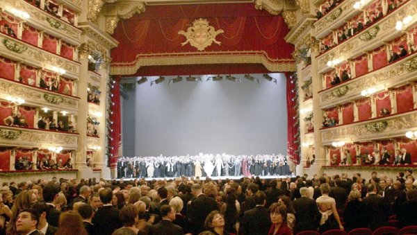 НА ПРЕМИЈЕРИ ГОДУНОВА И УРСУЛА ФОН ДЕР ЛАЈЕН: Упркос украјинском противљењу, руска опера ипак на репертоару Миланске скале