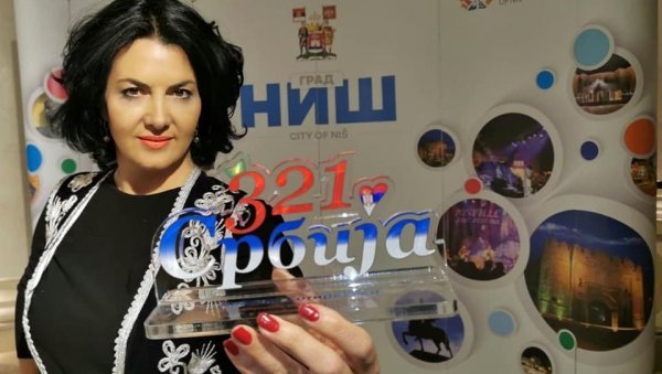 ПРОМОЦИЈА ЛЕПОТА КРОЗ ТУРИЗАМ: Признање за градоначелницу Ниша Драгану Сотировски