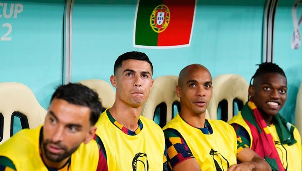 ОДАЛИ ГА САИГРАЧИ! Овако је Кристијано Роналдо реаговао када је сазнао да неће бити стартер на утакмици Португал - Швајцарска