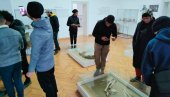 МИГРАНТИ ВИДЕЛИ МАМУТА: Странци  смештени у Прихватном центру посетили музеј у Кикинди ( ФОТО)