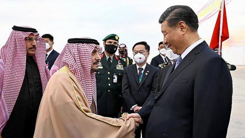 ЦРВЕНИ ТЕПИХ СИЈУ У РИЈАДУ: Сједињене Државе све теже хватају корак са Кином у односу са Саудијцима
