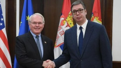 OTVOREN I KONKRETAN RAZGOVOR SA HILOM: Vučić se sastao sa američkim ambasadorom - Srbija jasna u odbrani svog naroda