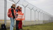 POSLEDNJA ŠANSA PRAVI PROBLEME: Demonstranti upali na aerodrom u Minhenu