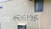 ОТКРИЛА ГА НАДЗОРНА КАМЕРА: Новосађанин (76) негирао да је кукасти крст нацртао на згради у којој живи члан РЕМ
