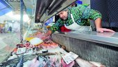 ШАРАН СКУП, ПАСТРМКА ЈЕФТИНИЈА: Цене рибе на пијацама скочиле и до 50 одсто у односу на претходну годину