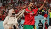 NAPRAVILI ČUDO, PA IZVELI MAJKE NA TEREN: Prelepe scene nakon meča Maroko - Portugal