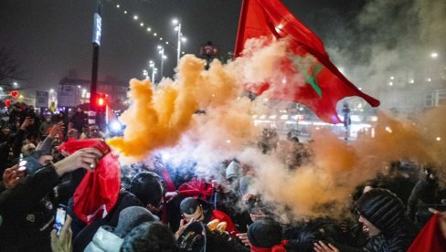 DOČEK ZA HEROJE: Hiljade Marokanaca na ulicama Rabata dočekalo fudbalere sa SP
