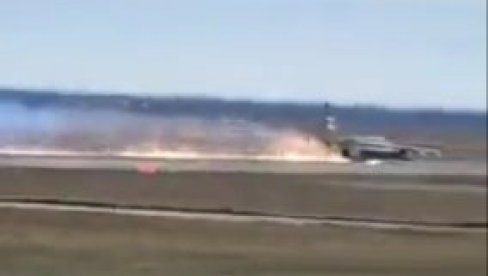 OVO JE TRENUTAK KADA SE RUSKI BOMBARDER SU-25 SRUŠIO U AZOVSKO MORE: Pilot se katapultirao (VIDEO)