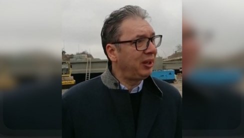 SRBIJA MORA DA KORAČA U BUDUĆNOST Predsednik Vučić uprkos vetru i hladnoći obišao radove na obilaznici (VIDEO)