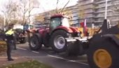 HOLANDIJA PRISILNO ZATVARA 3.000 FARMI: Građani blokiraju autoputeve, spaljuju seno, prosipaju đubrivo po putu