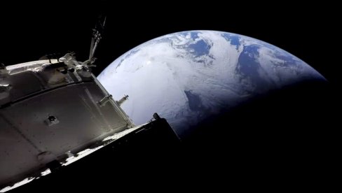 SVEMIRSKA KAPSULA ORION SE VRATILA NA ZEMLJU: Lutke simulirale posadu na putu oko Meseca (FOTO)