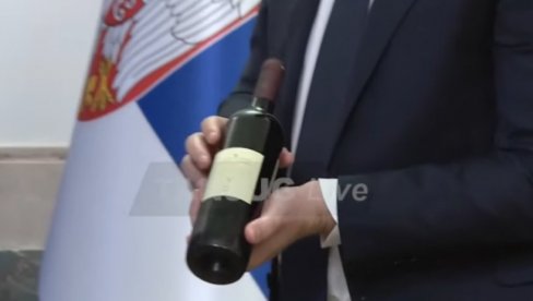 ZAŠTO JE KURTIJU ZASMETALO BAŠ VINO PETROVIĆA Vučić: Izgleda da je bila sporna ova etiketa
