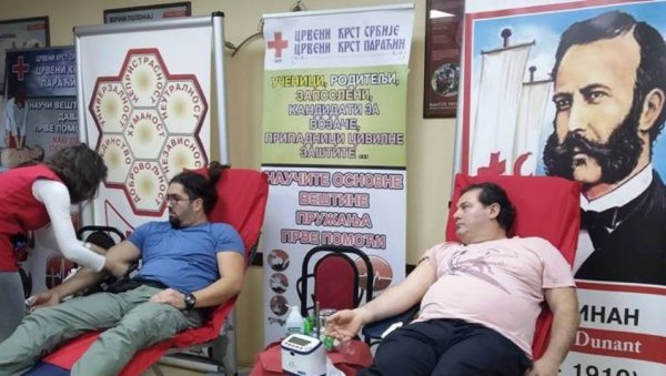САКУПЉЕНЕ 33 ЈЕДИНИЦЕ КРВИ: Добар резултат донирања крви данас у Параћину
