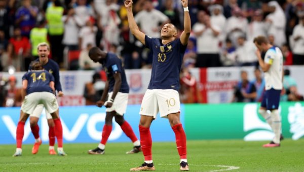 НАВИЈАЧКА ГРОЗНИЦА У ФРАНЦУСКОЈ:  Продаја дресова скочила за 40 одсто, ово су два најтраженија