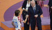 HRVATSKA GLEDA I NE VERUJE: Evo šta je Modrić rešio da uradi na kraju Svetskog prvenstva