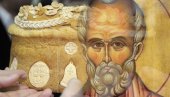 ПОЛА СРБИЈЕ СЛАВИ, ПОЛА ИДЕ У ГОСТЕ: Зашто је Свети Никола најраспрострањенија српска слава