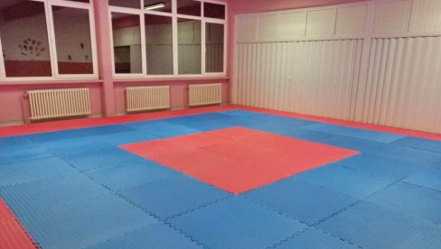 POSLE 40 GODINA POSTOJANJA: Osnovna škola u Sutjesci konačno dobila salu za fizičko (FOTO)