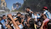 CELA ARGENTINA GLEDALA JEDNOG NAVIJAČA: Četiri miliona ljudi na ulicama, ali on je priredio napetiju scenu od finala Svetskog prvenstva