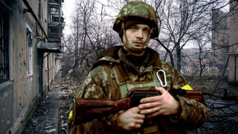 УКРАЈИНЦИ ОТКРИЛИ КАКВА ЈЕ СИТУАЦИЈА У БАХМУТУ: Руси распоређују прекаљене борце, жестоке борбе у граду (ВИДЕО)