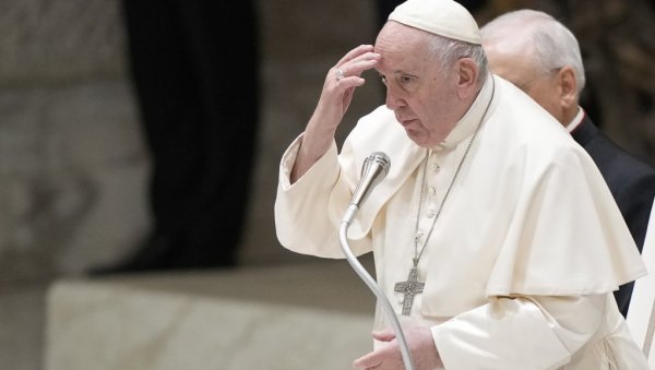 БУРА У ВАТИКАНУ: Папа Фрања одлучан да прича о греху претходника и свештеника