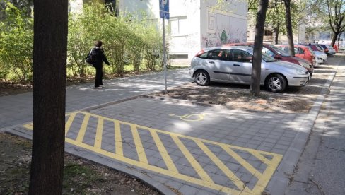 PORUKA NOVOSADSKIM VOZAČIMA: Produženo važenje parking karti za osobe sa invaliditetom