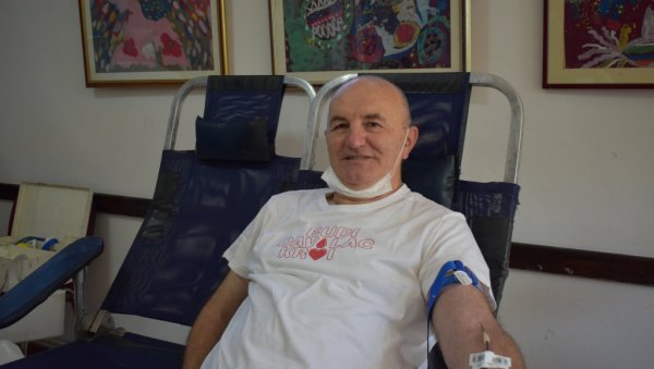 РЕКОРДЕР ХУМАНОСТИ: Захваљујући Слободану из Кикинде, крв је добило бар 500 људи (ФОТО)