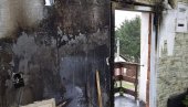 ВАТРА ПРОГУТАЛА СВЕ: Породица Бацкић остала без крова над главом, Смедеревци прискачу у помоћ (ФОТО)
